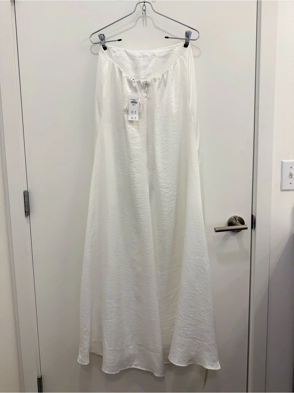 Abercrombie & Fitch Strapless trapeze maxi dress in white size small petite
